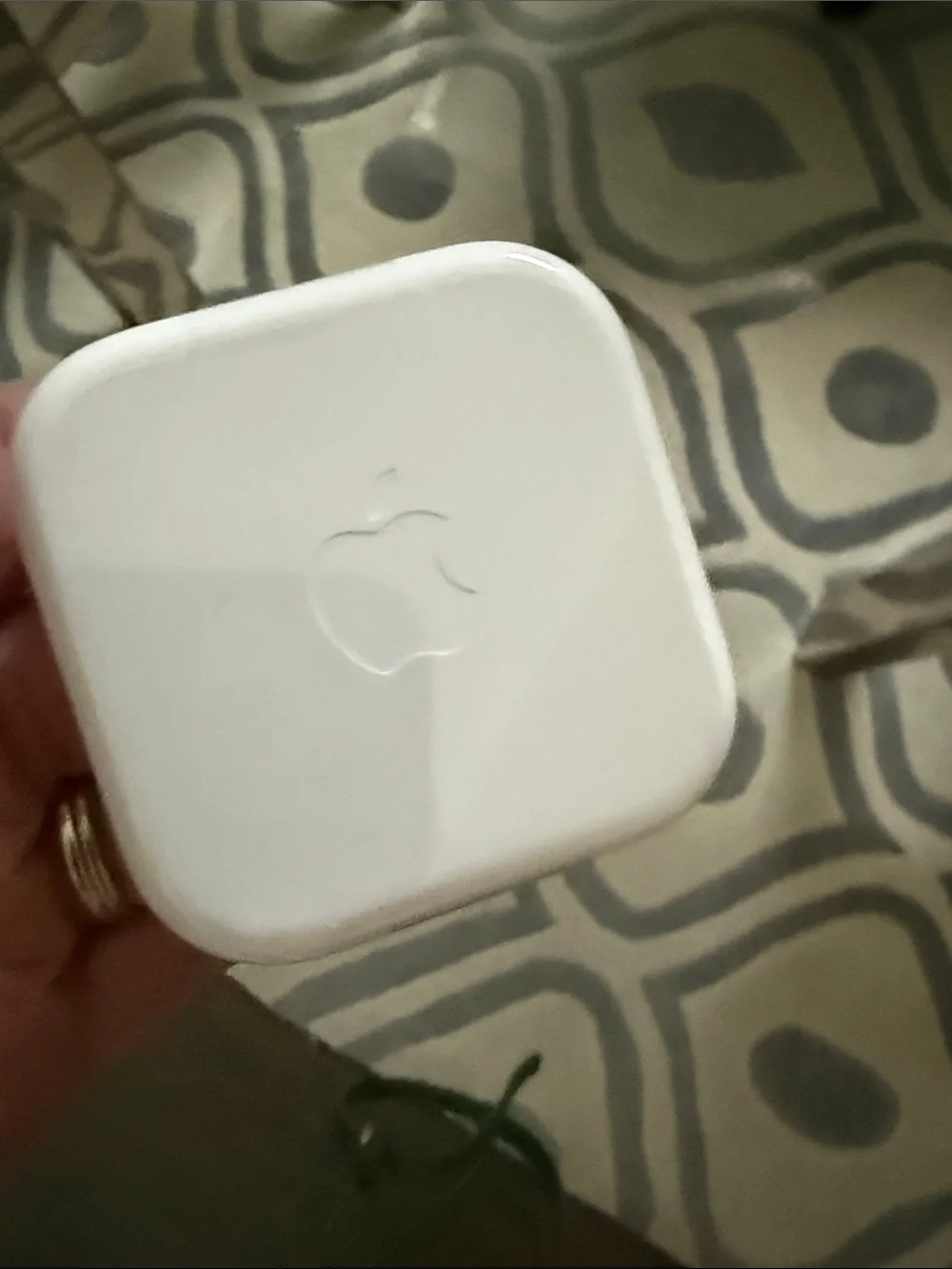 White Apple Earbuds
